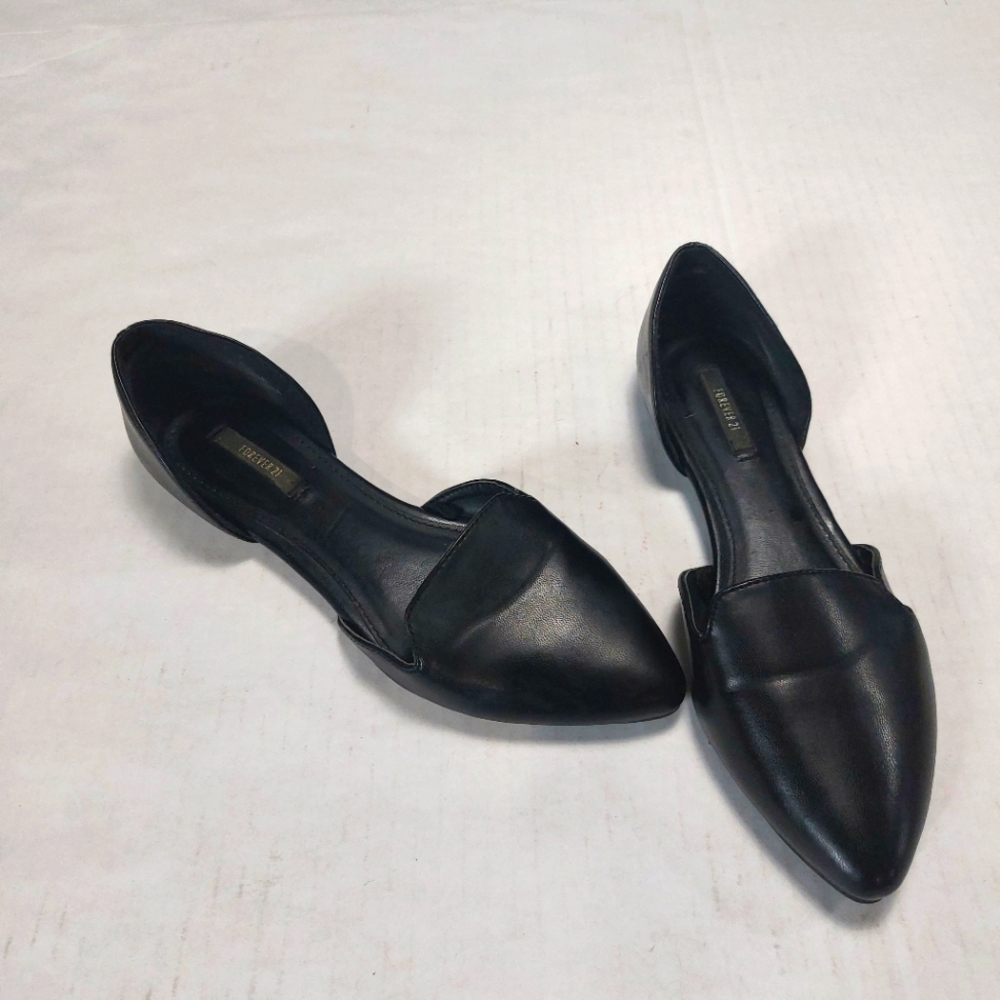 Forever 21 Woman Black pointed Toe Flats